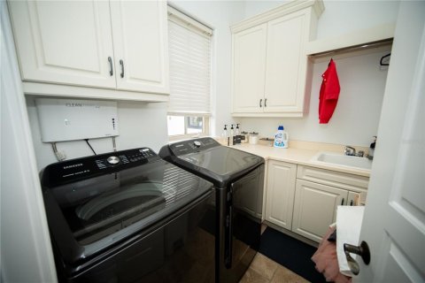 Снять в аренду виллу или дом в Киссимми, Флорида 5 комнат, 500.93м2, № 2208537 - фото 18