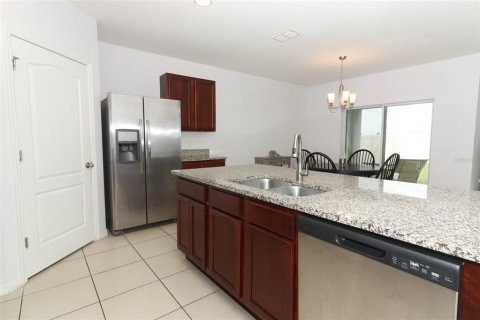 House in Davenport, Florida 4 bedrooms, 173.45 sq.m. № 1406795 - photo 12