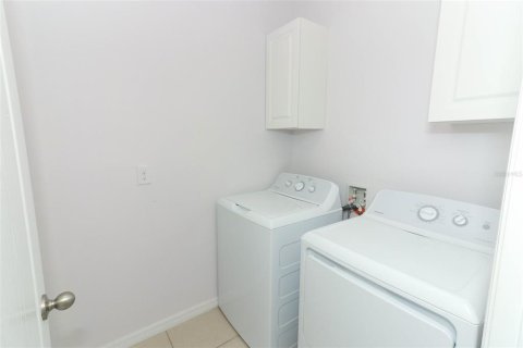 House in Davenport, Florida 4 bedrooms, 173.45 sq.m. № 1406795 - photo 23