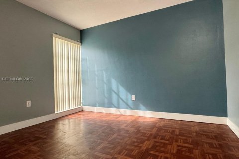 Condo in Merrit Island, Florida, 1 bedroom № 1994454 - photo 4