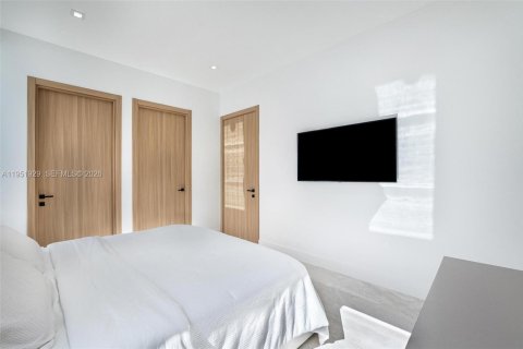 Купить виллу или дом в Майами, Флорида 5 спален, 427.91м2, № 2006090 - фото 23