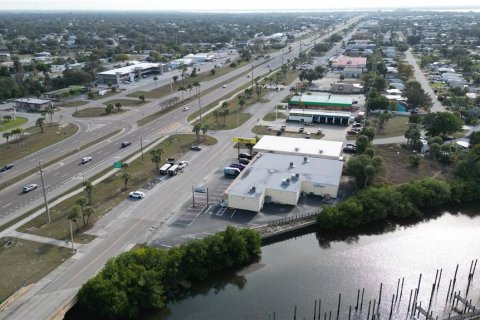 Immobilier commercial à vendre à Port Charlotte, Floride: 906.35 m2 № 2212326 - photo 6