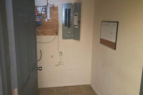 Immobilier commercial à vendre à Port Charlotte, Floride: 906.35 m2 № 2212326 - photo 14