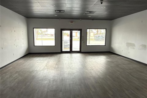 Immobilier commercial à vendre à Port Charlotte, Floride: 906.35 m2 № 2212326 - photo 12