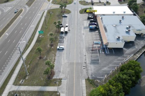 Immobilier commercial à vendre à Port Charlotte, Floride: 906.35 m2 № 2212326 - photo 5