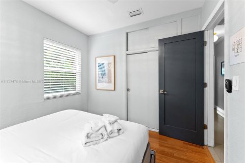 House in Fort Lauderdale, Florida 4 bedrooms, 120.96 sq.m. № 1865582 - photo 22