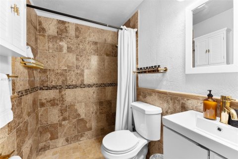 House in Fort Lauderdale, Florida 4 bedrooms, 120.96 sq.m. № 1865582 - photo 19
