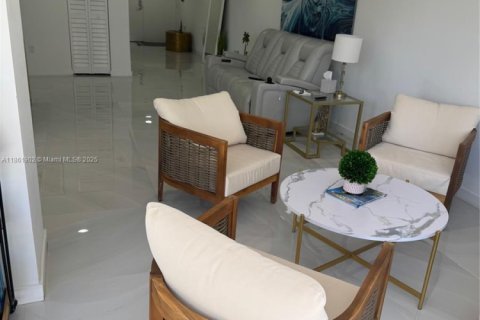 Condominio en venta en Miami Beach, Florida, 1 dormitorio, 139.63 m2 № 1892450 - foto 10