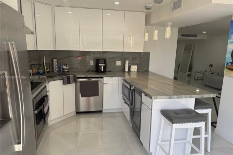 Condominio en venta en Miami Beach, Florida, 1 dormitorio, 139.63 m2 № 1892450 - foto 9
