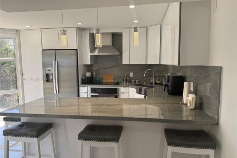 Condominio en venta en Miami Beach, Florida, 1 dormitorio, 139.63 m2 № 1892450 - foto 6