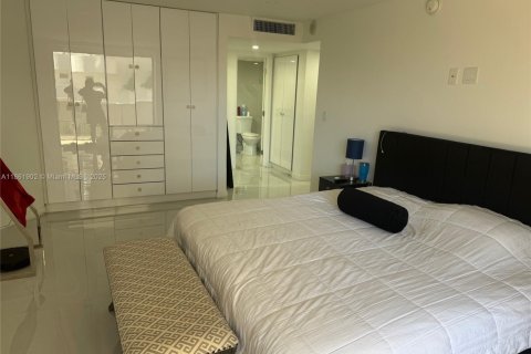Condominio en venta en Miami Beach, Florida, 1 dormitorio, 139.63 m2 № 1892450 - foto 15