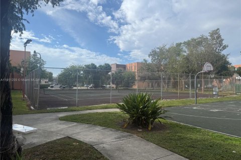 Condo in Miami, Florida, 1 bedroom  № 1968075 - photo 6