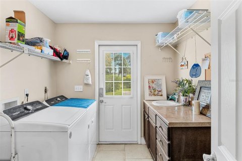 House in Malabar, Florida 4 bedrooms, 222.78 sq.m. № 1582138 - photo 25