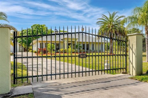 House in Malabar, Florida 4 bedrooms, 222.78 sq.m. № 1582138 - photo 5
