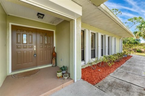House in Malabar, Florida 4 bedrooms, 222.78 sq.m. № 1582138 - photo 8