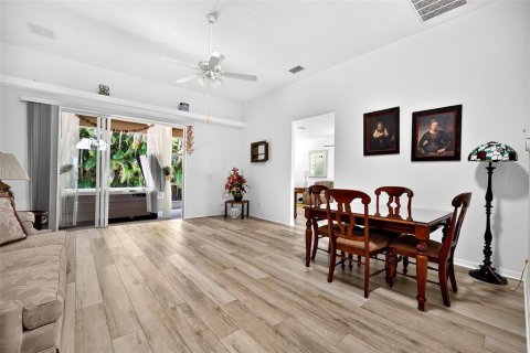 Villa ou maison à vendre à Port Charlotte, Floride: 3 chambres, 194.63 m2 № 2351648 - photo 8