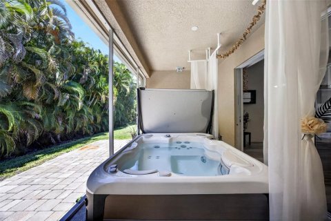 Villa ou maison à vendre à Port Charlotte, Floride: 3 chambres, 194.63 m2 № 2351648 - photo 30