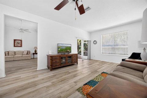 Villa ou maison à vendre à Port Charlotte, Floride: 3 chambres, 194.63 m2 № 2351648 - photo 15
