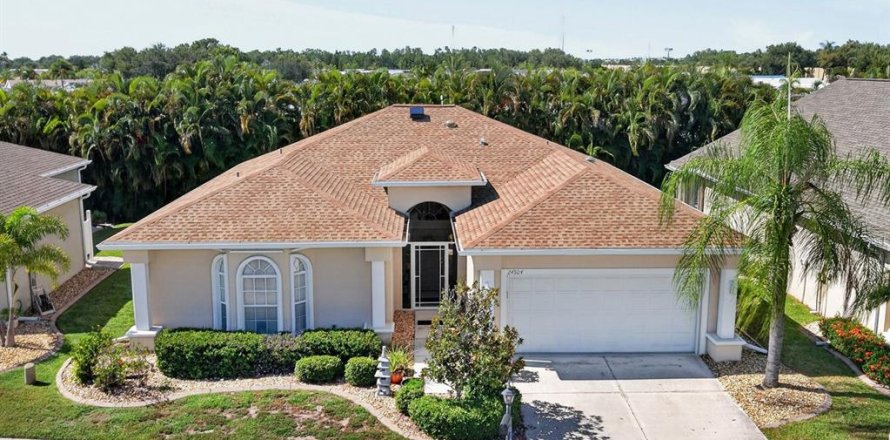 Villa ou maison à Port Charlotte, Floride 3 chambres, 194.63 m2 № 2351648