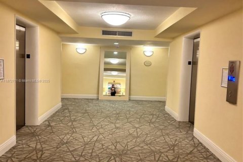 Copropriété à vendre à Hollywood, Floride: 1 chambre, 69.21 m2 № 1979784 - photo 18