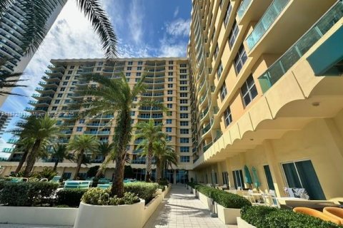 Copropriété à vendre à Hollywood, Floride: 1 chambre, 69.21 m2 № 1979784 - photo 23