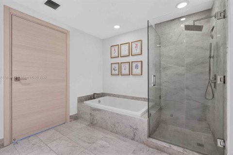 Condominio en venta en Miami, Florida, 2 dormitorios, 103.96 m2 № 1872633 - foto 13