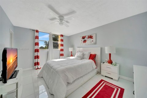 Copropriété à vendre à Lauderdale Lakes, Floride: 2 chambres, 93.83 m2 № 2027113 - photo 15
