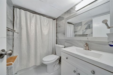 Copropriété à vendre à Lauderdale Lakes, Floride: 2 chambres, 93.83 m2 № 2027113 - photo 21