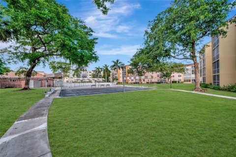 Copropriété à vendre à Lauderdale Lakes, Floride: 2 chambres, 93.83 m2 № 2027113 - photo 30