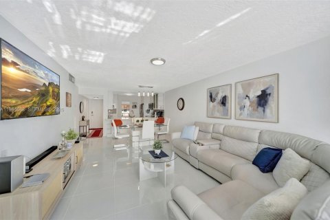 Copropriété à vendre à Lauderdale Lakes, Floride: 2 chambres, 93.83 m2 № 2027113 - photo 14