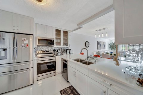 Copropriété à vendre à Lauderdale Lakes, Floride: 2 chambres, 93.83 m2 № 2027113 - photo 5