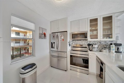 Copropriété à vendre à Lauderdale Lakes, Floride: 2 chambres, 93.83 m2 № 2027113 - photo 3