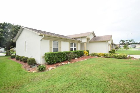 Villa ou maison à louer à Lakeland, Floride: 2 chambres, 125.23 m2 № 1912926 - photo 4