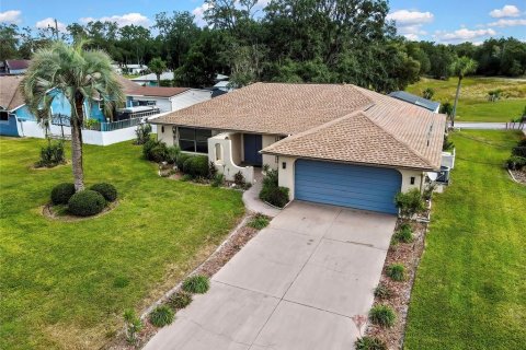 Villa ou maison à vendre à Spring Hill, Floride: 2 chambres, 139.17 m2 № 2437151 - photo 2