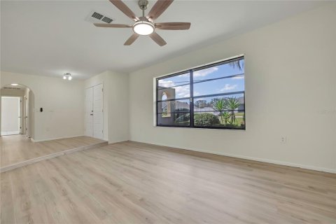 Villa ou maison à vendre à Spring Hill, Floride: 2 chambres, 139.17 m2 № 2437151 - photo 19