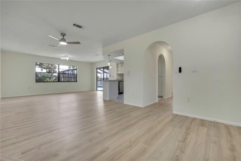 Villa ou maison à vendre à Spring Hill, Floride: 2 chambres, 139.17 m2 № 2437151 - photo 16