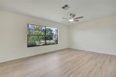 Villa ou maison à vendre à Spring Hill, Floride: 2 chambres, 139.17 m2 № 2437151 - photo 18
