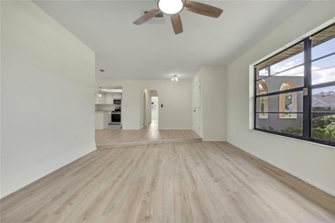 Villa ou maison à vendre à Spring Hill, Floride: 2 chambres, 139.17 m2 № 2437151 - photo 20