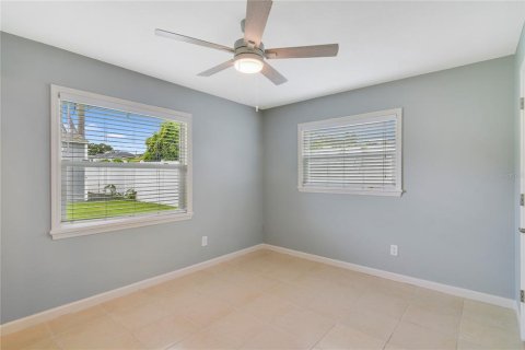 Casa en venta en Orlando, Florida, 4 dormitorios, 116.13 m2 № 1899279 - foto 18