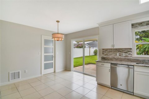 Casa en venta en Orlando, Florida, 4 dormitorios, 116.13 m2 № 1899279 - foto 4