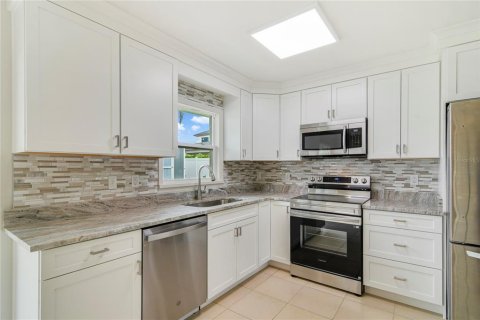 Casa en venta en Orlando, Florida, 4 dormitorios, 116.13 m2 № 1899279 - foto 3