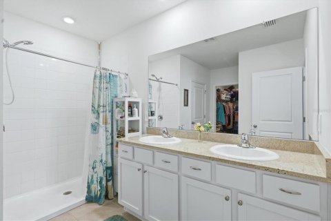 House in Bradenton, Florida 4 bedrooms, 169.83 sq.m. № 2230764 - photo 13