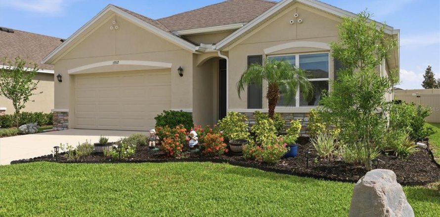 House in Bradenton, Florida 4 bedrooms, 169.83 sq.m. № 2230764