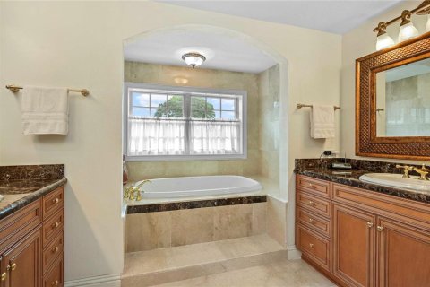 Condominio en venta en Winter Park, Florida, 3 dormitorios, 288.93 m2 № 2354174 - foto 25