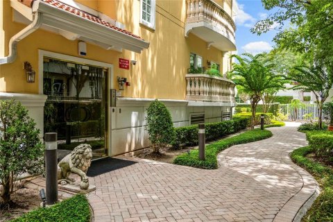 Condominio en venta en Winter Park, Florida, 3 dormitorios, 288.93 m2 № 2354174 - foto 4