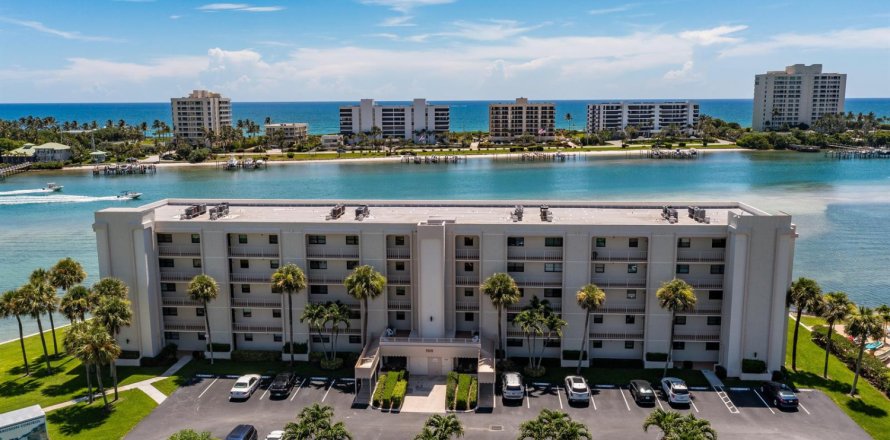 Condo in Jupiter, Florida, 2 bedrooms  № 2185704
