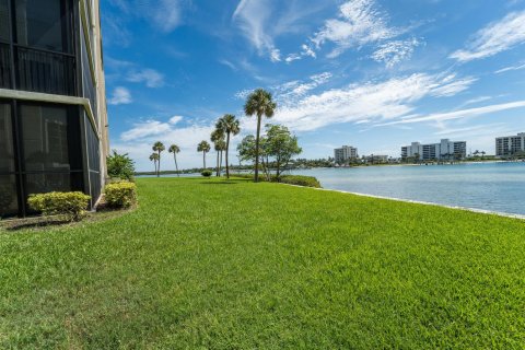 Condo in Jupiter, Florida, 2 bedrooms  № 2185704 - photo 8