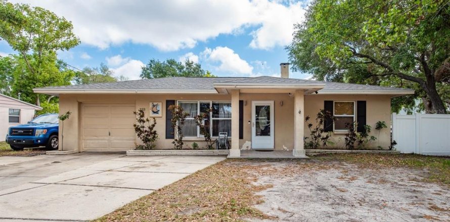 House in Dunedin, Florida 2 bedrooms, 76.64 sq.m. № 1612843