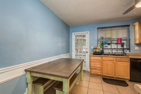 House in Dunedin, Florida 2 bedrooms, 76.64 sq.m. № 1612843 - photo 8