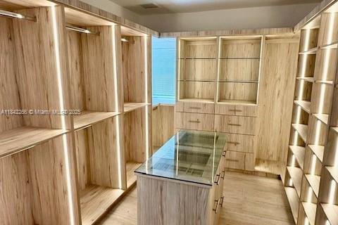 House in Miami, Florida 4 bedrooms, 102.66 sq.m. № 2053687 - photo 10